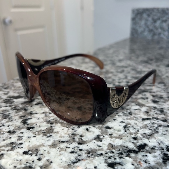 FENDI Chic Brown Designer Sunglasses - Picture 1 of 4